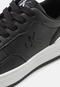 Calvin Klein Jeans DAISY UNISEX - Sneakers basse - black
