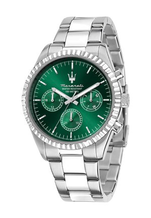 Montre en acier inoxydable argenté avec un cadran vert, trois sous-cadrans et une lunette texturée. Dispose d'un bracelet à maillons et d'une étanchéité jusqu'à 100 mètres.