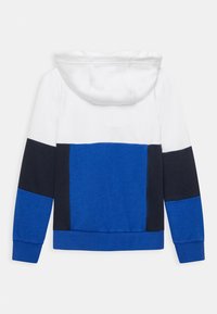 pull adidas lorenzo