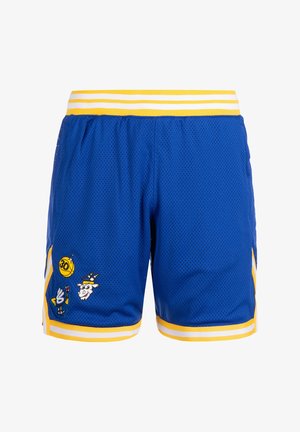 Blauwe mesh basketbalshorts met een gele gestreepte elastische tailleband. Voorzien van verschillende kleurrijke graphics en accenten langs de zijkanten.