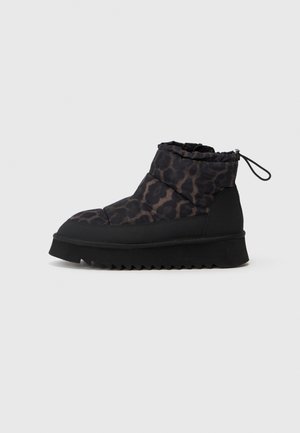 Tamaris Winter boots - black