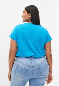 Zizzi SHORT SLEEVED BLEND - Jednoduché tričko - hawaiian ocean