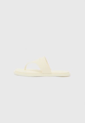 Pool shoes - tofu