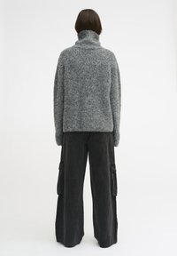 My Essential Wardrobe Sweter