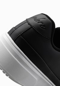 Ombre SNEAKER FOSL - Sneakers basse - black