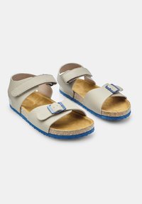 Bata Sandali - beige