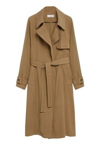 Kamelfarbener Trenchcoat aus Stoff, mit einem taillierten Gürtel, kragenlosem Ausschnitt, zwei vorderen Taschen und umgeschlagenen Ärmeln.