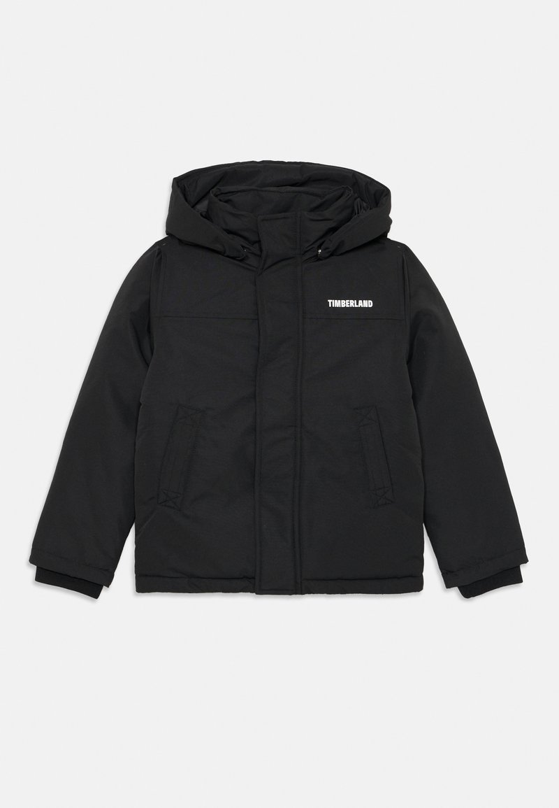 Giacca imbottita nera con cappuccio, con il logo "Timberland" in bianco. Include tasche laterali e polsini a costine. Texture liscia.