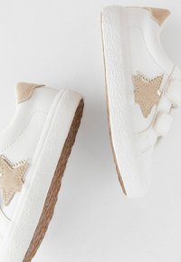 Next STAR FIT - Lära-gå-skor - white