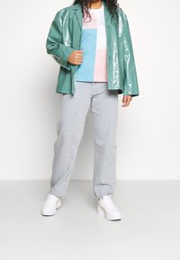 Karl Kani T-shirt med print - light blue