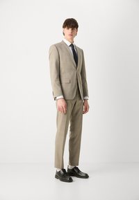BOSS HUGE - Uzvalks - open beige