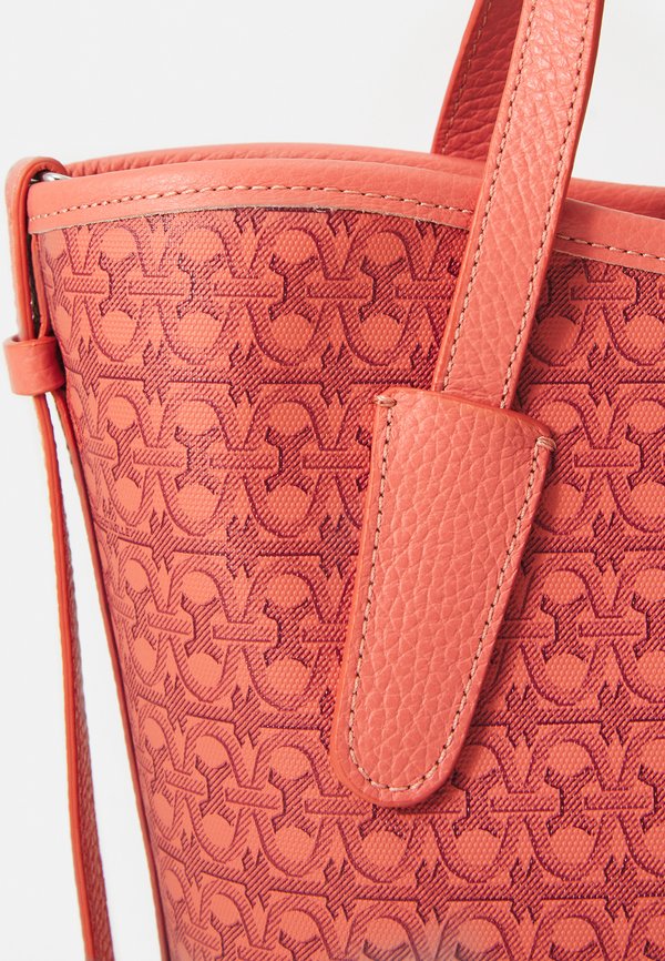 NEW NEVER - Cross body bag - multi pinc2