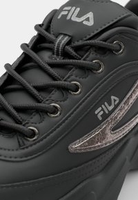 Fila SKYE - Sportbačiai - black/gun metal