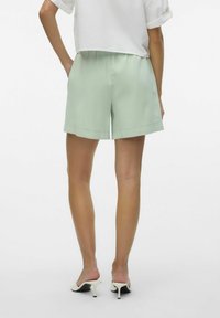 Vero Moda CARMEN NOOS              - Rövidnadrágok - silt green