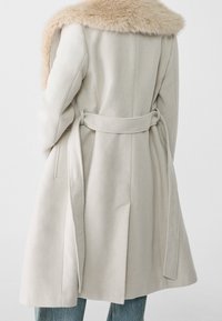 Stradivarius Klasický kabát - beige
