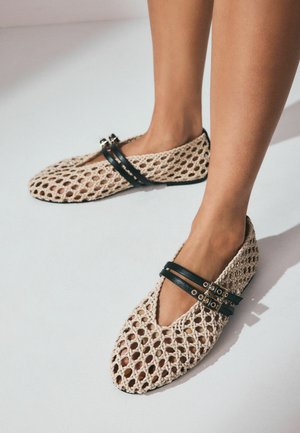 REGULAR FIT  - Bailarinas - natural