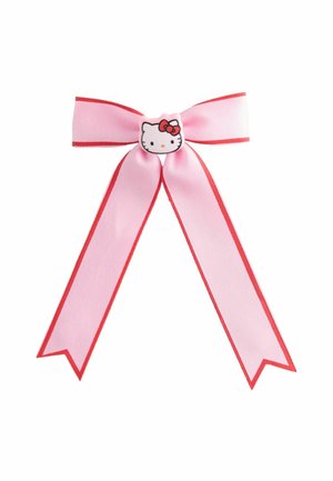 Rosa satängrosett med röda kanter, har en Hello Kitty-centrumdetalj, slät textur och spetsiga bandändar.