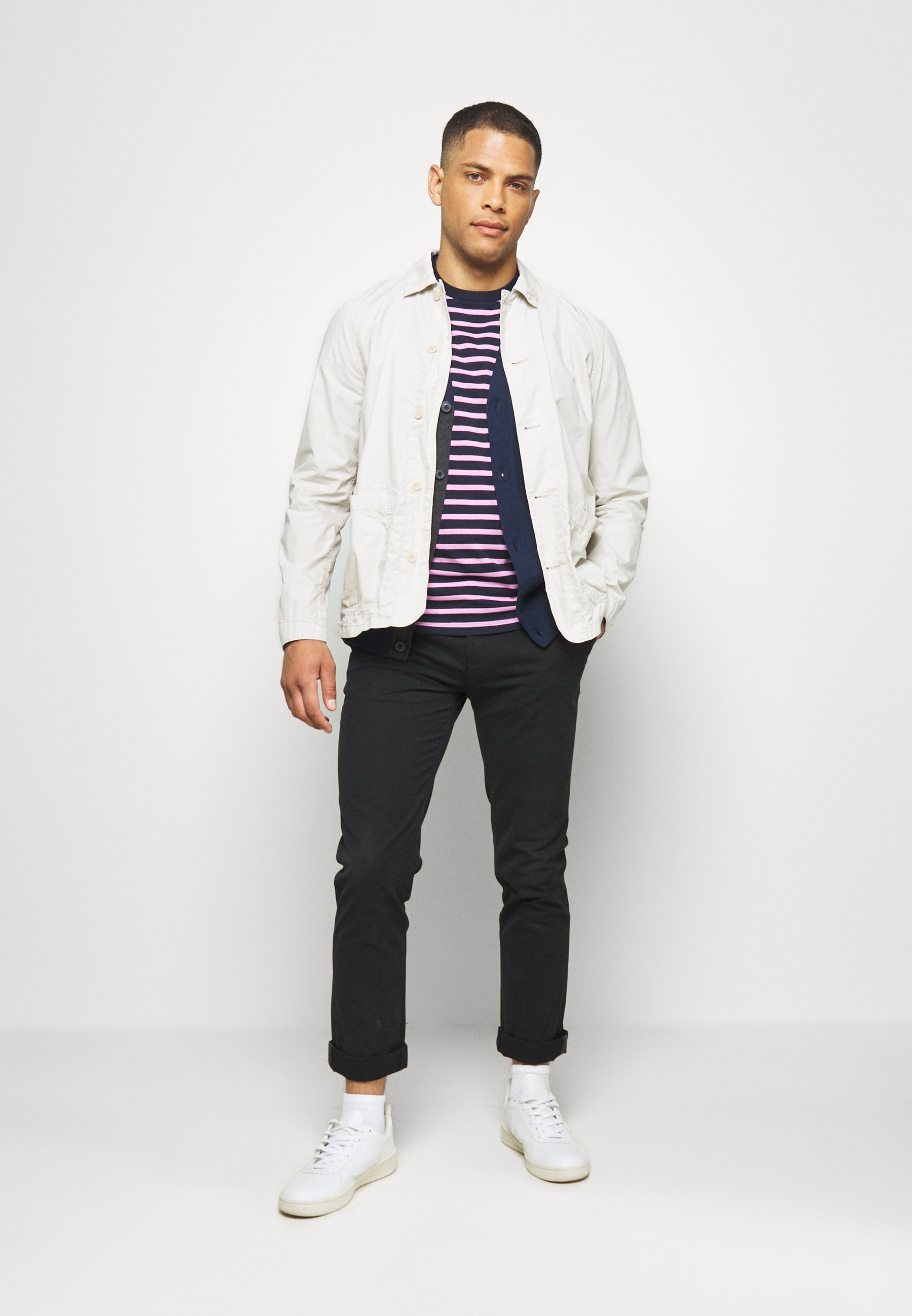 GAP CLASSIC T shirts med print navypink Zalando.no GAP CHORE JACKET - Lett jakke - fresh praline