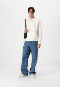 Calvin Klein NANO LOGO  - Melegítőfelső - vanilla ice