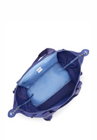 Borsa viola realizzata in tessuto testurizzato, con interno blu chiaro, tasche con zip e doppi manici per il trasporto.