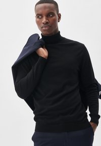 Matinique MAPARCUSMAN MERINO ROLL NECK PULLOVER KNIT  - Pulóver - black
