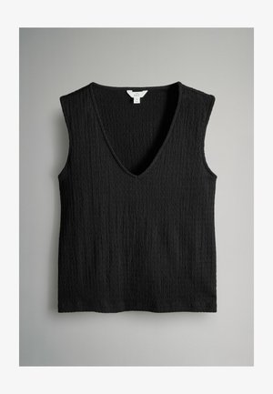 Juodas be rankovių topas su giliu V formos iškirpimu, tekstūruotas audinys ir laisvas siluetas. Etiketėje užrašyta "THE SET" ir dydis "M" prie iškirpimo.