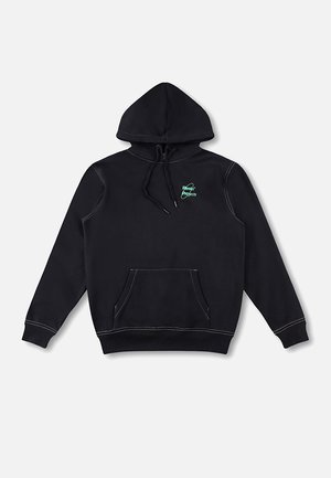 Sudadera con capucha negra con bolsillo frontal tipo canguro, capucha con cordón ajustable y pequeño logo verde en el pecho izquierdo que dice "Penny Projects".