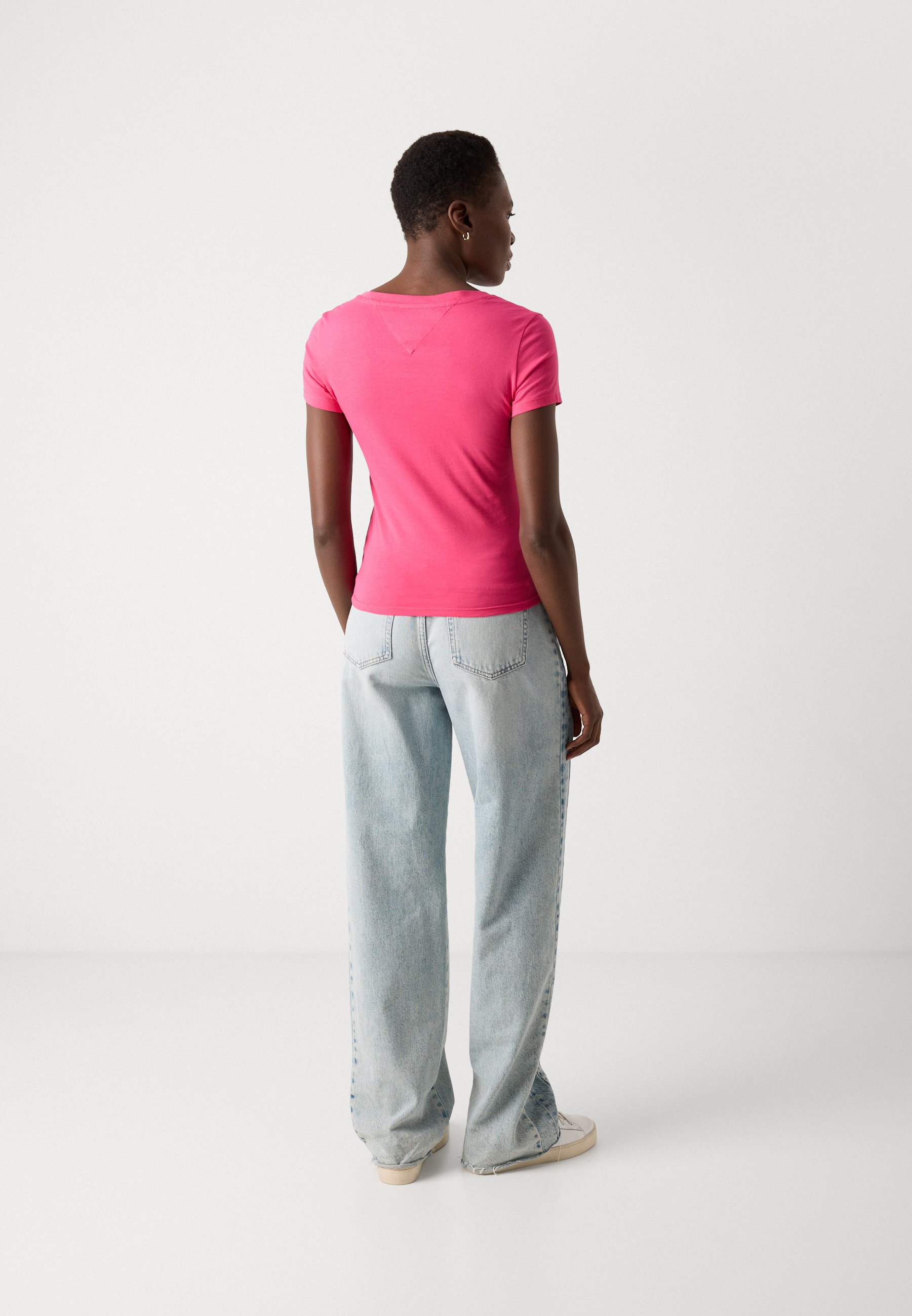 売れ筋商品|||トミーヒルフィガー Tシャツ レディース トップス V NECK TEE 2 PACK  - Basic T-shirt - ecru / jewel pink 楽天市場】トミーヒルフィガー tシャツ vネック レディースの通販