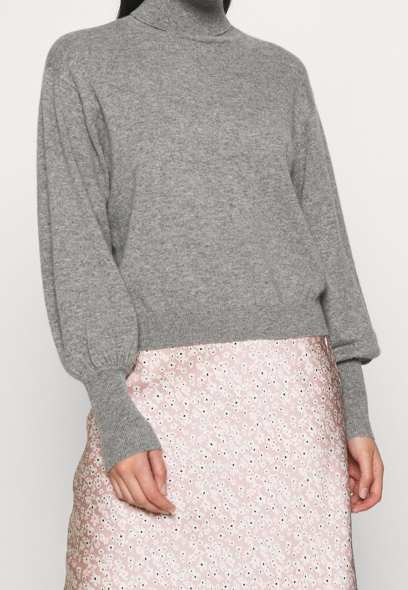 EDITED Sweter