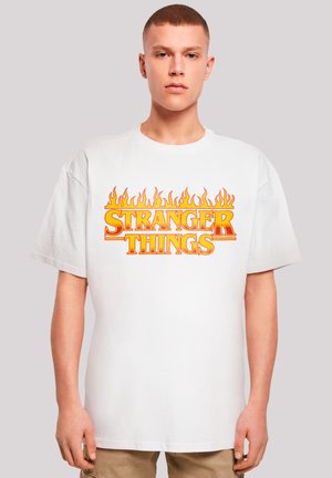 STRANGER THINGS FIRE LOGO NETFLIX TV SERIES - Print T-shirt - weiß