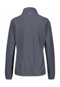 Harmaa fleece-takki, jossa on korkea kaulus, pitkät hihat ja kuminauhakuja. Sujuva pinta ja yksinkertainen muotoilu ilman lisätietoja.
