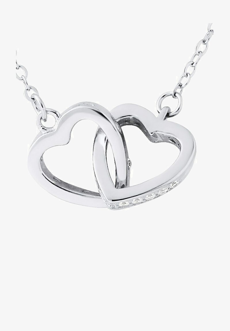 Collier en argent double cœur avec un design entrelacé. Un cœur présente une rangée de petites pierres claires, finition lisse, et une délicate chaîne.