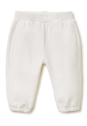 Witte babybroek met elastische tailleband en boorden, gemaakt van zachte stof voor comfort en warmte.