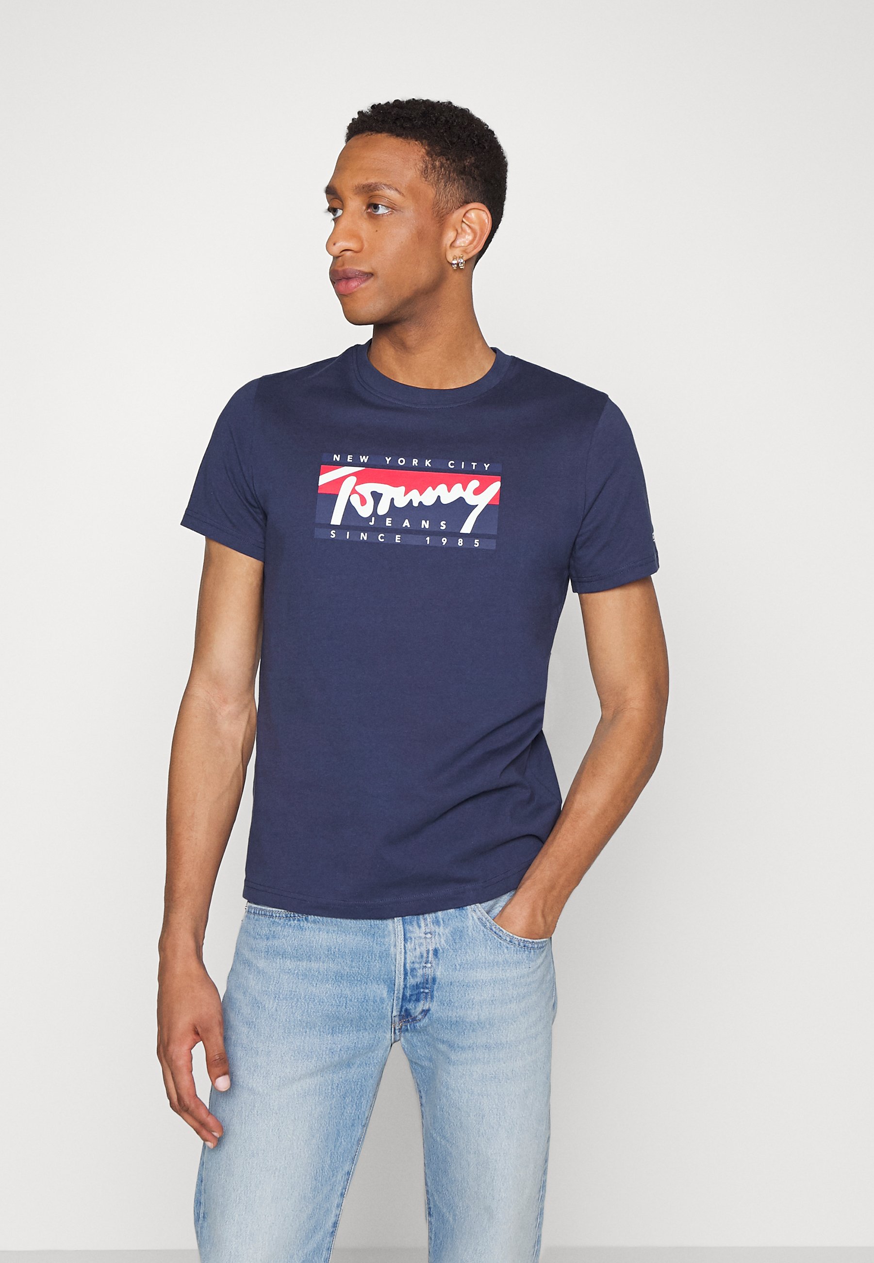 Tommy Jeans ESSENTIAL SCRIPT TEE 