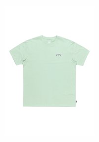 Lichtgroene T-shirt met korte mouwen van katoen. Heeft een klein paarse logo op de borst en een rechte zoom met een label aan de zijkant.