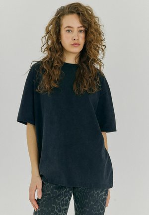 SCOTTIE TEE - Jednoduché tričko - black washed
