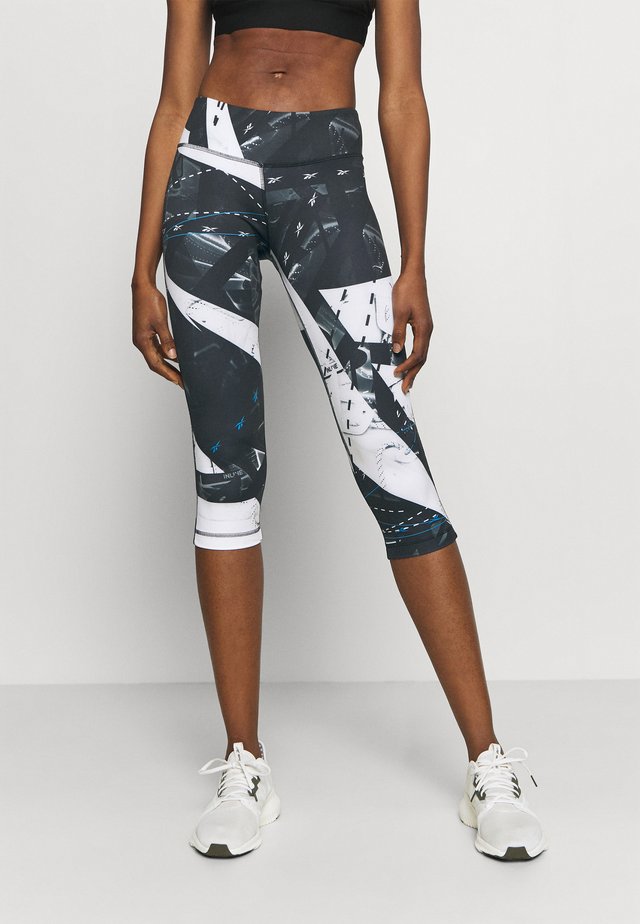 CAPRI - 3/4 Sporthose - black