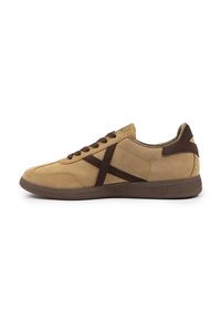 MUNICH Sneakers basse - camel