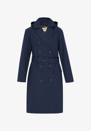 Trench coat blu navy in materiale impermeabile, caratterizzato da un design doppiopetto, vita con cintura e cappuccio con coulisse regolabili.