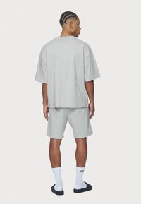 Pegador LOGO - Shorts - washed pearl grey