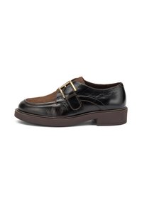 Zapato de cuero con acabado negro brillante, panel de tela marrón, herrajes de hebilla en tono dorado y una robusta suela de goma marrón.