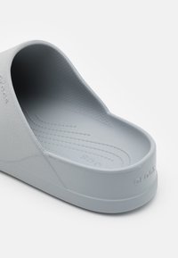 Crocs DYLAN  - Ciabatte da mare - light grey
