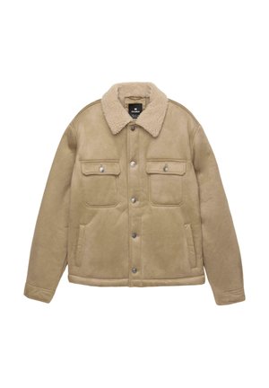 Beige Jacke mit Schafslederkragen, vier Fronttaschen, Knopfverschluss, weicher Textur und leicht taillierten Ärmeln.