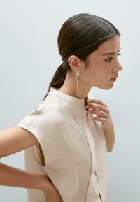 Thumbnail Image 4