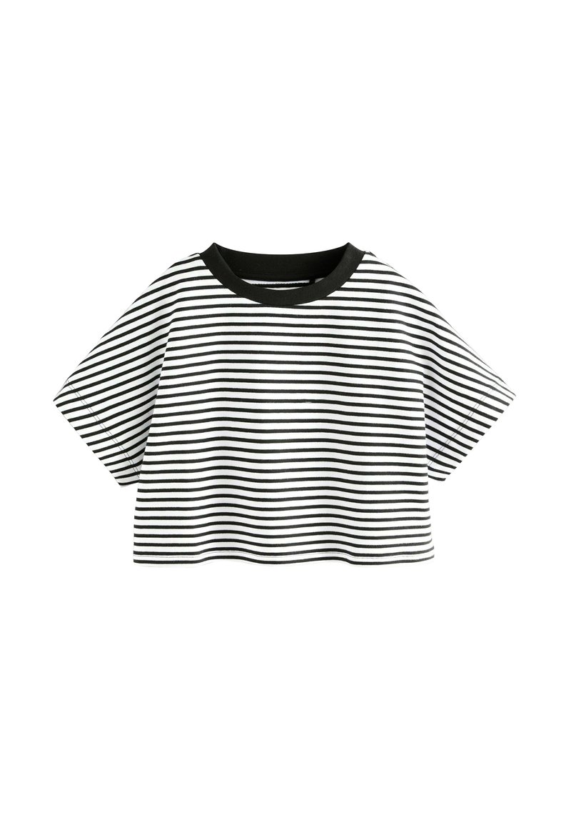 T-shirt à manches courtes rayé noir et blanc avec un col rond et une coupe décontractée, présenté sur un fond blanc uni.