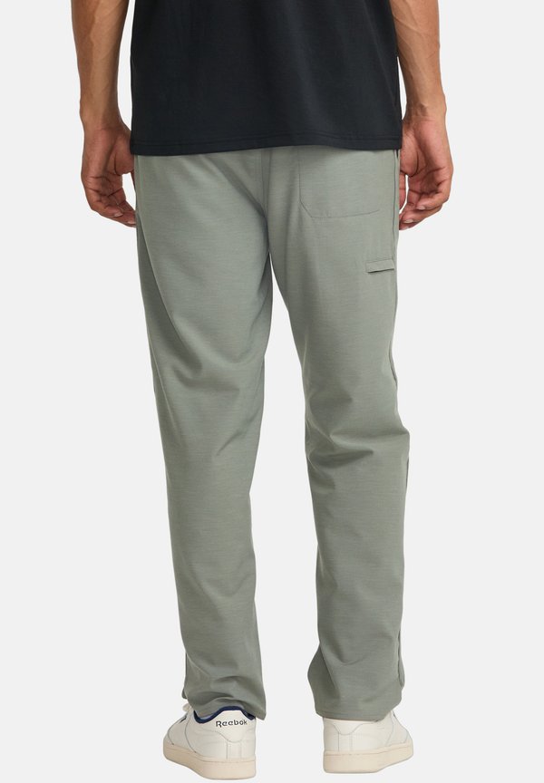 YOGGER ASCEND - MIT ELASTISCHEM BUND - Tracksuit bottoms - sle2