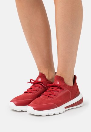 D SPHERICA ACTIF - Sneakers laag - dark red