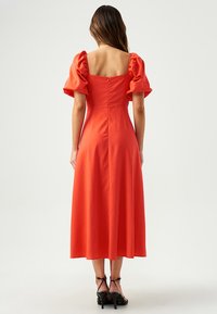 SÁVEL LUA MIDI - Päevakleit - coral