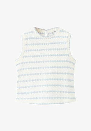 Haut sans manches en maille blanche avec des rayures horizontales à pois bleu clair et une petite fermeture par bouton au dos du col.
