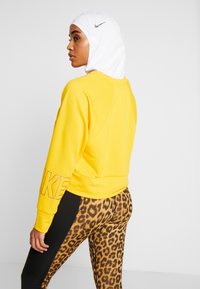 Nike Performance PRO HIJAB - Hoofdbedekking - black/white